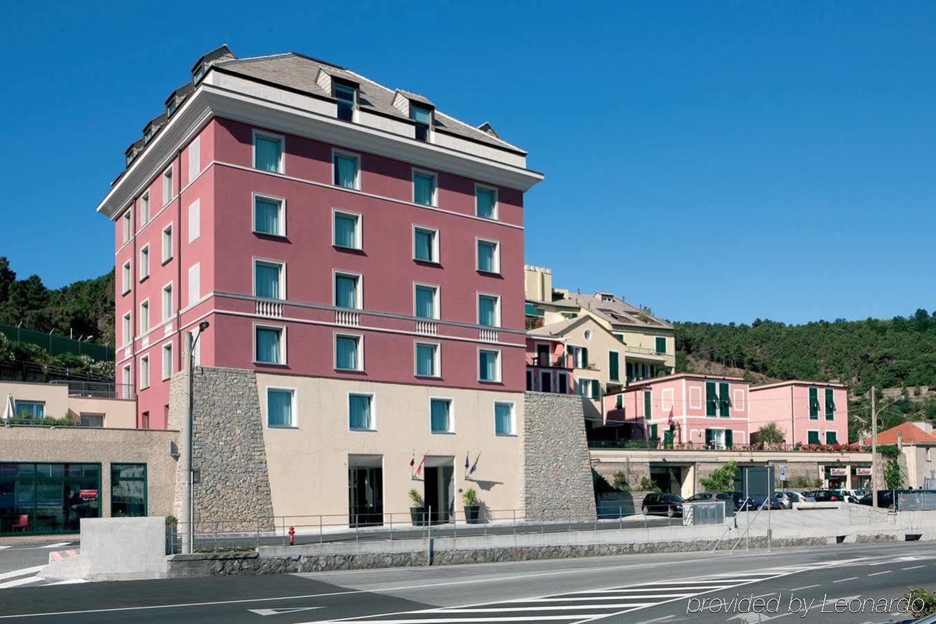 Sea Art Hotel Vado Ligure Extérieur photo