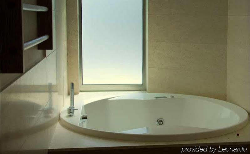 Sea Art Hotel Vado Ligure Extérieur photo